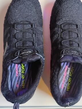 SKETCHERS Black Grey Memory Foam Flat Comfortable Flat Sneaker Size 9